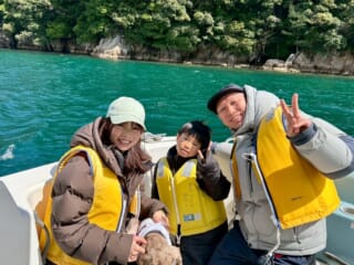 3月31日の冬アソビのご様子です💁♀️
小さいお子様も最初は嫌々と言われていましたが…
船に乗ってしばらくすると楽しんでおられたようですし、初めて船に乗られる方も酔わないか心配しておられましたが酔うことなく楽しまれていて良かったです☺️
#マリントピア #マリントピアマリーナ
#マリントピアリゾート #マリントピア丸
#宮津 #丹後 #日本海 #釣果情報 #イカメタル
#キャスティング #ジギング #タイラバ
#アマラバ #釣り #グランピング #ヴィラ
#アクティビティ #sup #バナナボート #カヌー
#ヤマハシースタイル #レンタルボート