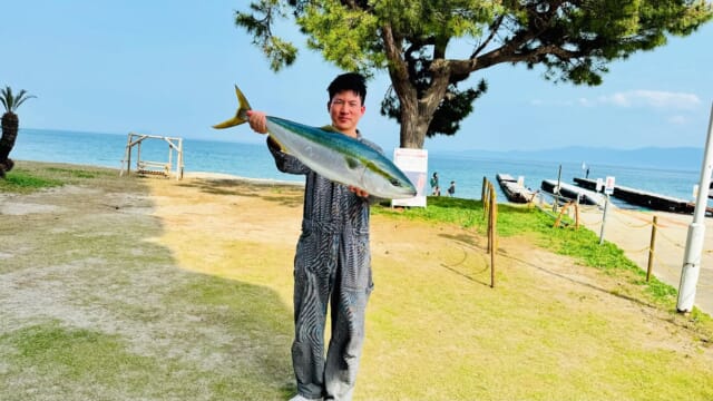 4月19日 釣果情報🎣
久しぶりの青物です!!!
87cmのブリ🐟
フォトダービーにもエントリーです😎👍🏻
#マリントピア #マリントピアマリーナ
#マリントピアリゾート #マリントピア丸
#宮津 #丹後 #日本海 #釣果情報 #イカメタル
#キャスティング #ジギング #タイラバ
#アマラバ #釣り #グランピング #ヴィラ
#アクティビティ #sup #バナナボート #カヌー
#ヤマハシースタイル #レンタルボート