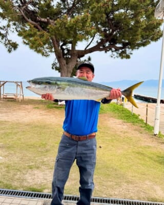 4月27日の釣果情報です🎣
ブリ 89cm
たくさんブリが釣れた中の1番大きいサイズとの事です!!
フイッシングフォトダービー、ランキング入りには僅か届かず…
次回、頑張って下さい💪🔥
#マリントピア #マリントピアマリーナ
#マリントピアリゾート #マリントピア丸
#宮津 #丹後 #日本海 #釣果情報 #イカメタル
#キャスティング #ジギング #タイラバ
#アマラバ #釣り #グランピング #ヴィラ
#アクティビティ #sup #バナナボート #カヌー
#ヤマハシースタイル #レンタルボート