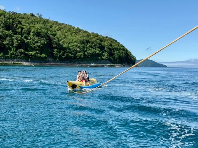 マリーナで実施している、ウミアソビの様子です🏖🪼🐚🧜🏽‍♀️💙

・宮津湾クルージング
・バナナボート
・ビックフロート
・SUP
・カヤック

ウミアソビプラン(宿泊プラン)で専用フォームより
ご予約頂くとアクティビティが無料で体験できます‼️

#マリントピア #マリントピアマリーナ 
#マリントピアリゾート #マリントピア丸 
#宮津 #丹後 #日本海 #釣果情報 #イカメタル 
#キャスティング #ジギング #タイラバ 
#アマラバ #釣り #グランピング #ヴィラ 
#アクティビティ #sup #バナナボート #カヌー 
#ヤマハシースタイル #レンタルボート
